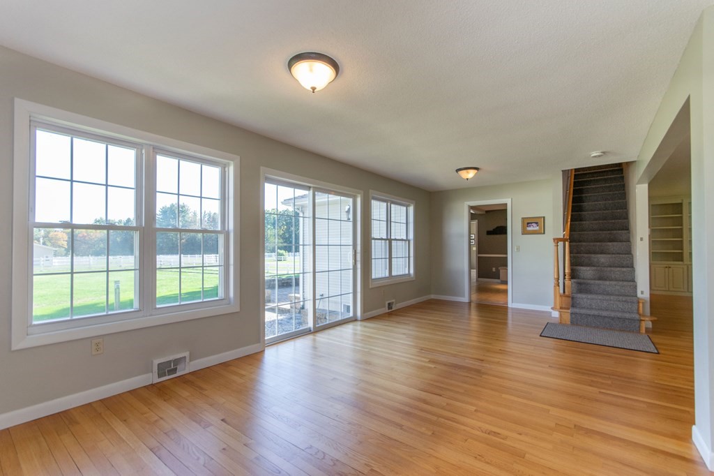 194 Pomeroy Meadow Road Southampton, MA 01073 - Photo 11 of 36 Gallery Image 11