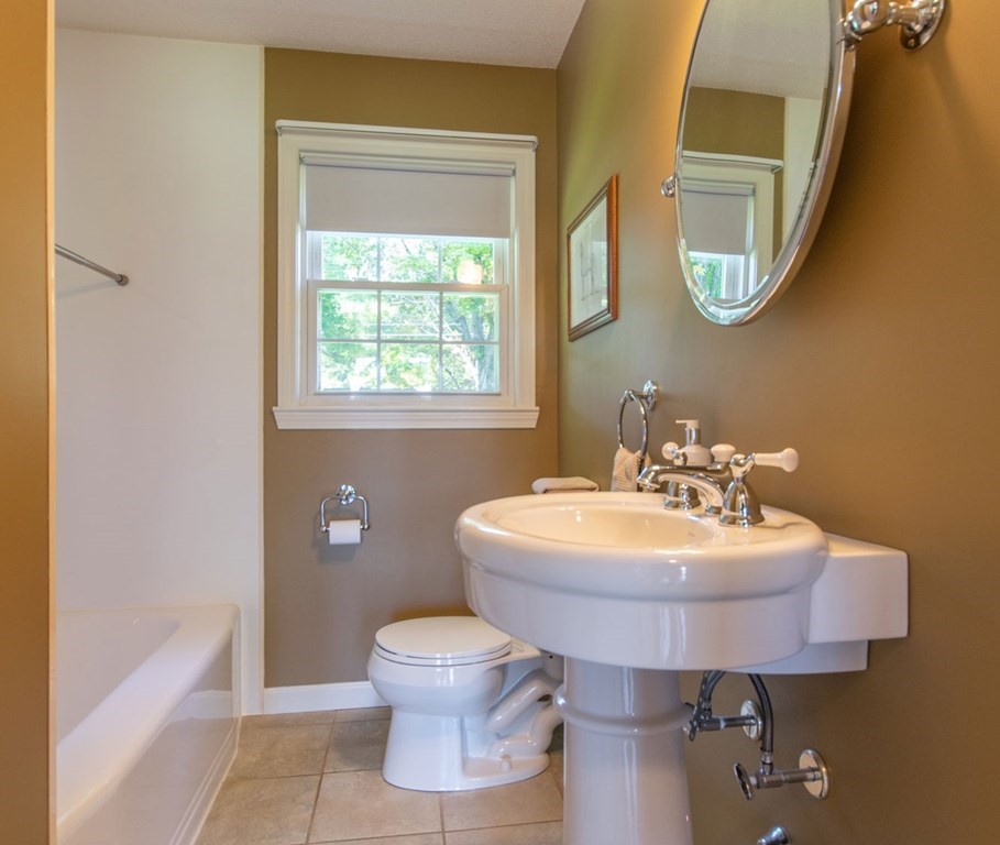 194 Pomeroy Meadow Road Southampton, MA 01073 - Photo 14 of 36 Gallery Image 14