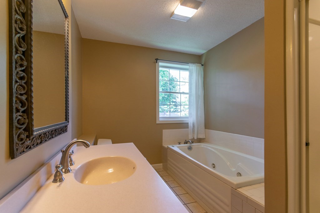 194 Pomeroy Meadow Road Southampton, MA 01073 - Photo 16 of 36 Gallery Image 16