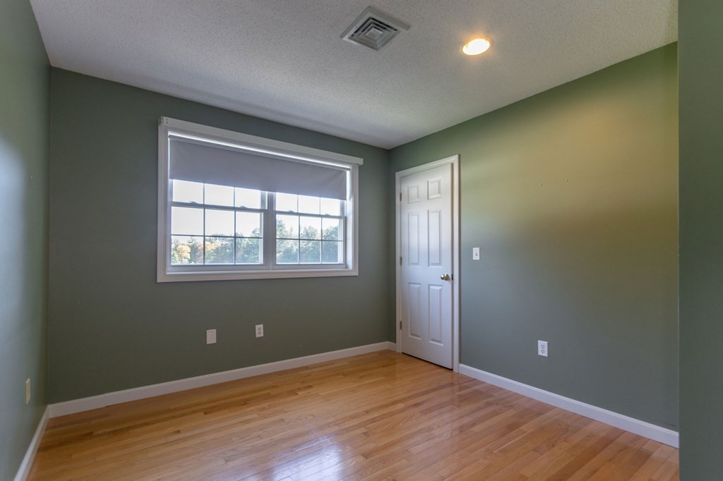 194 Pomeroy Meadow Road Southampton, MA 01073 - Photo 19 of 36 Gallery Image 19