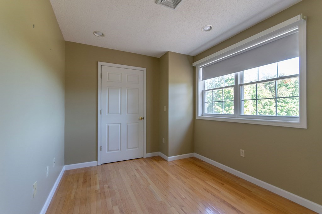 194 Pomeroy Meadow Road Southampton, MA 01073 - Photo 20 of 36 Gallery Image 20