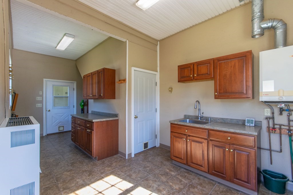 194 Pomeroy Meadow Road Southampton, MA 01073 - Photo 28 of 36 Gallery Image 28