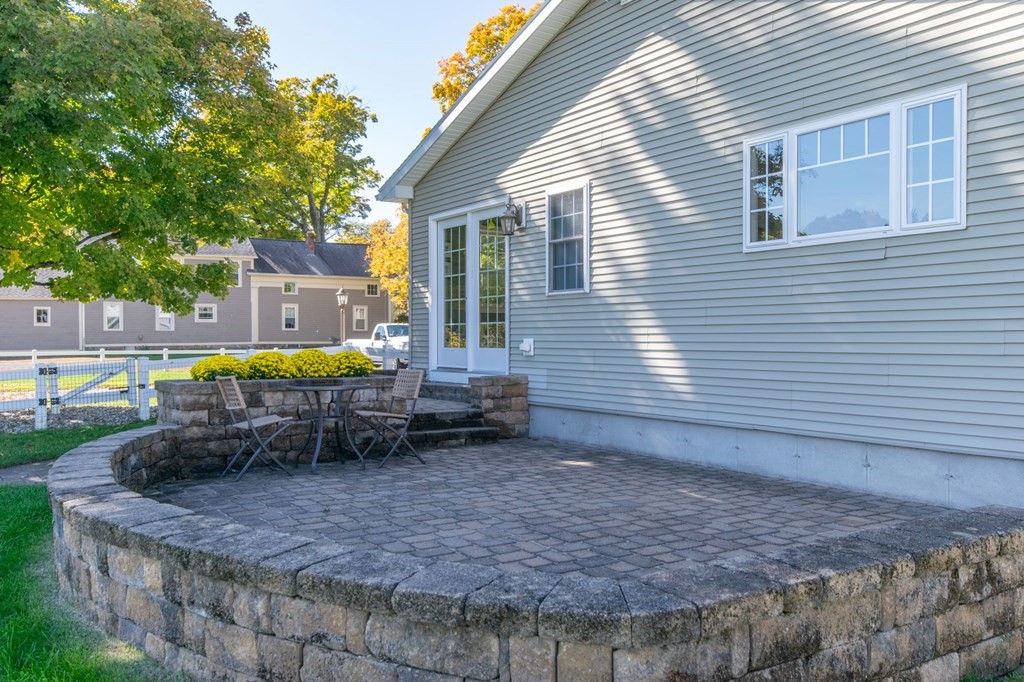 194 Pomeroy Meadow Road Southampton, MA 01073 - Photo 6 of 36 Gallery Image 6