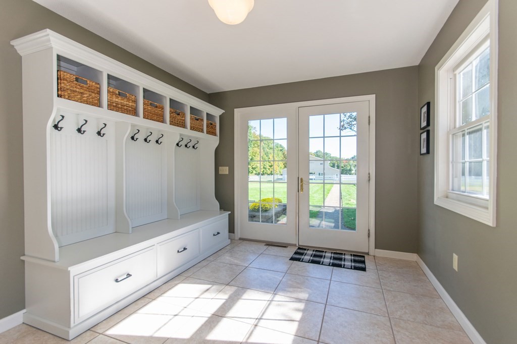 194 Pomeroy Meadow Road Southampton, MA 01073 - Photo 7 of 36 Gallery Image 7