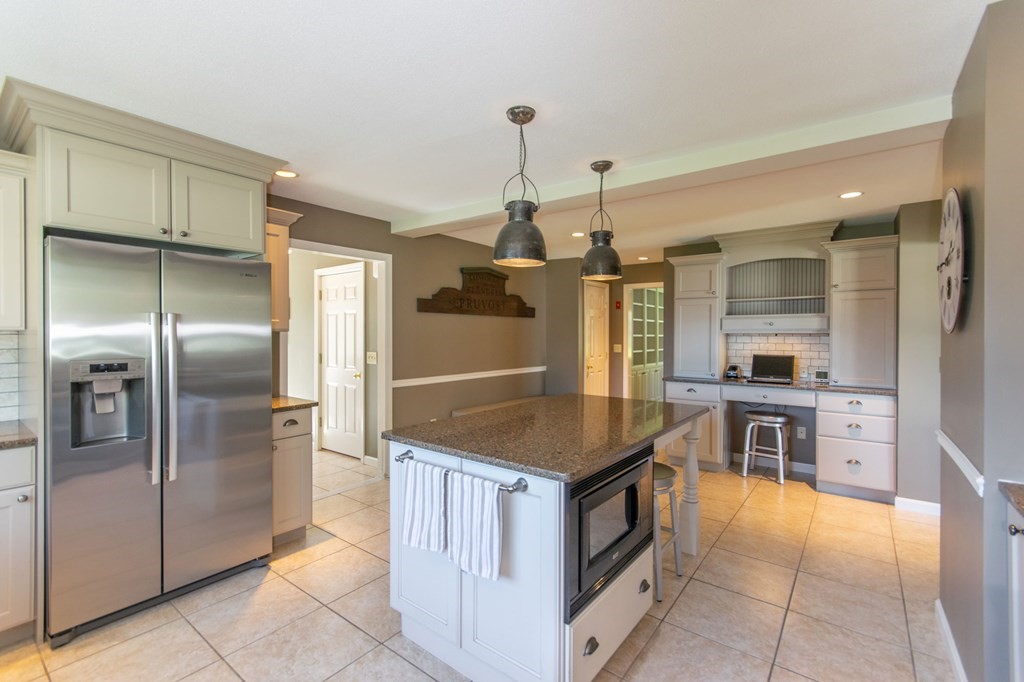 194 Pomeroy Meadow Road Southampton, MA 01073 - Photo 9 of 36 Gallery Image 9
