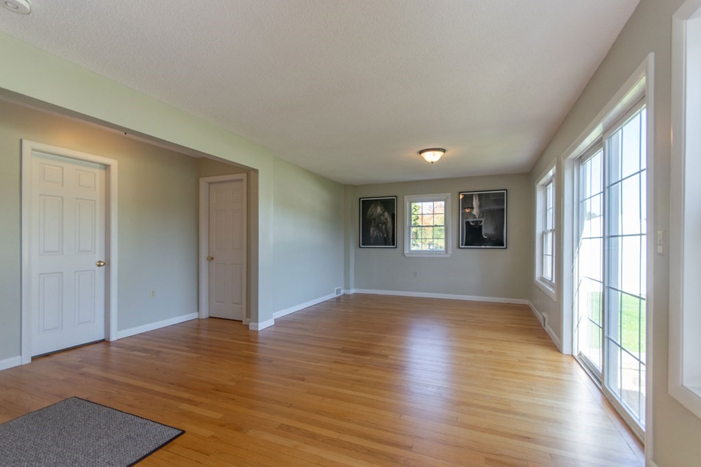 194 Pomeroy Meadow Road Southampton, MA 01073 - Photo 10 of 36 Gallery Image 10