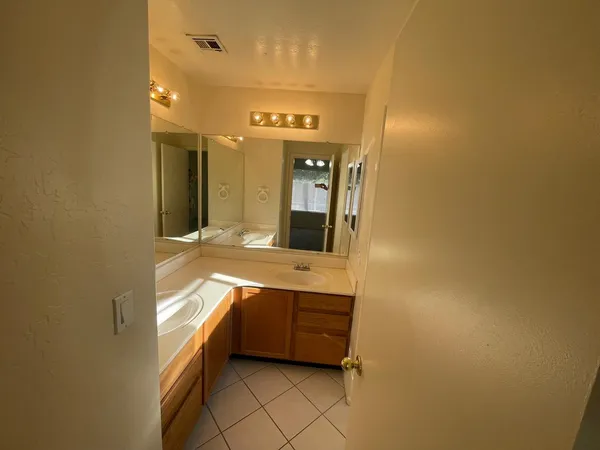 $1,950 | 837 East Glenmere Drive, Chandler, AZ 85225