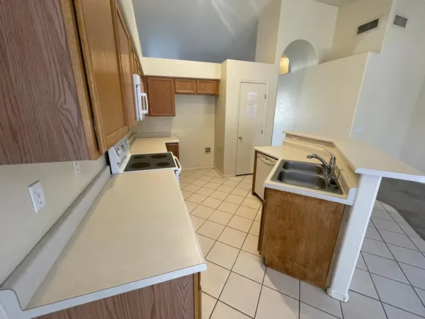 $1,950 | 837 East Glenmere Drive, Chandler, AZ 85225