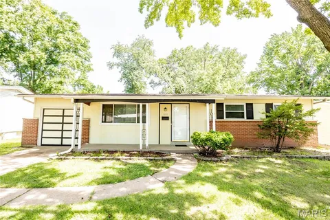 $174,900 | 1395 Redbird Drive, Florissant, MO 63031