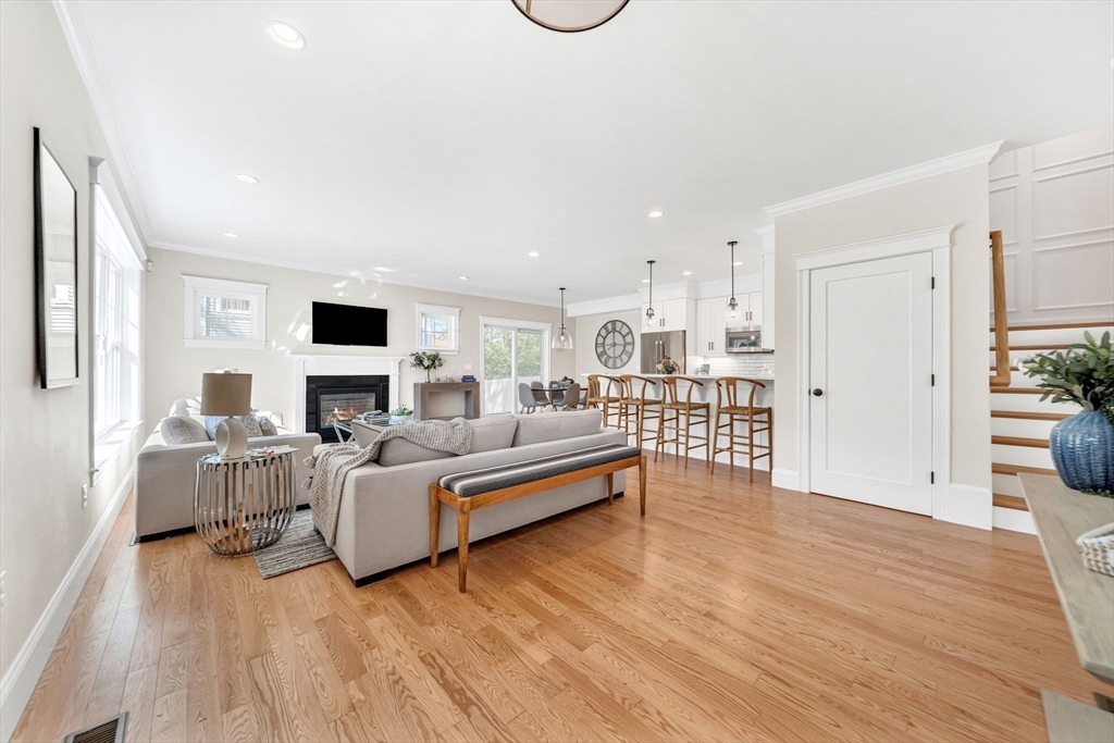 277 Brookline Street Needham, MA 02492 - Photo 7 of 32