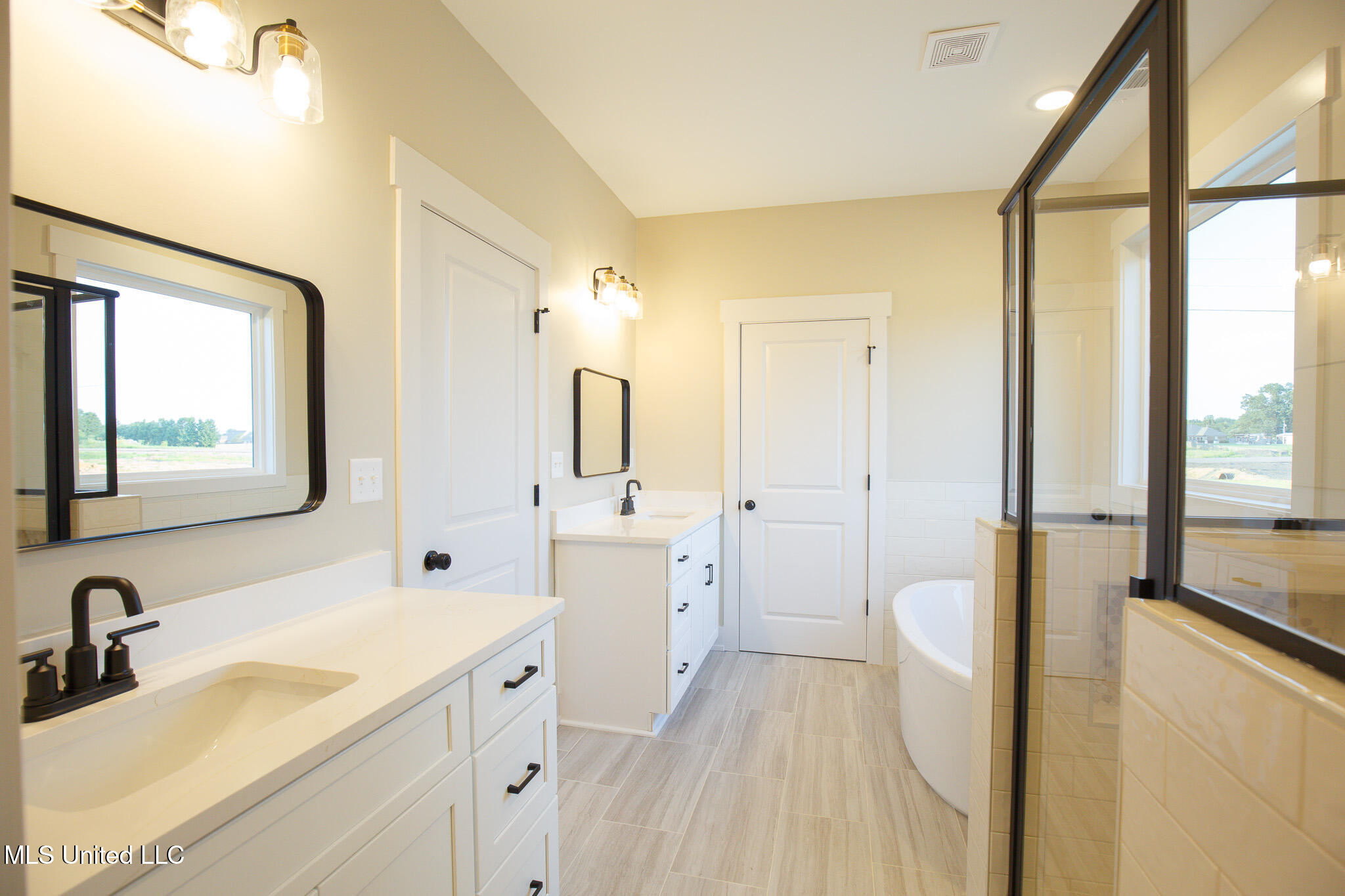 22 Chapel Hl Drive Holly Springs, MS 38635 - Photo 13 of 32 Primary Bath