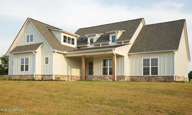 $459,000 | 22 Chapel Hl Drive, Holly Springs, MS 38635