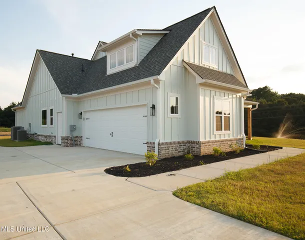 $459,000 | 22 Chapel Hl Drive, Holly Springs, MS 38635