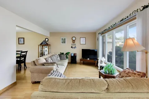 $419,000 | 10622 South 84th Avenue, Palos Hills, IL 60465