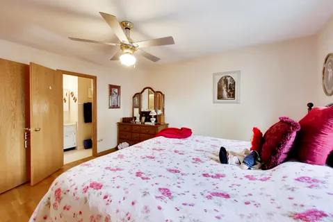 $419,000 | 10622 South 84th Avenue, Palos Hills, IL 60465