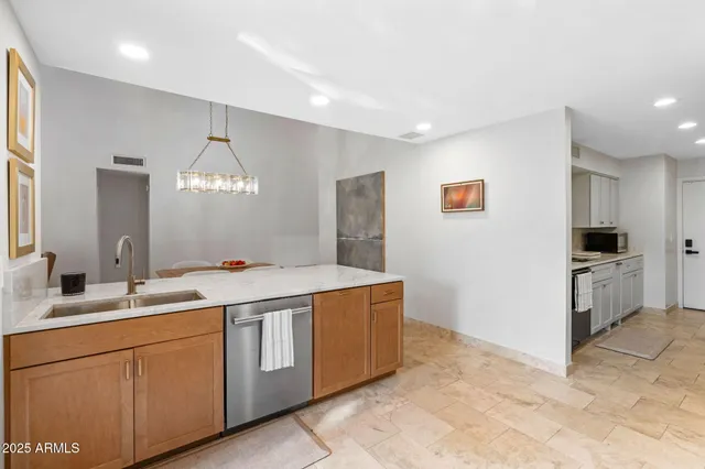 $1,170,000 | 6205 North 29th Place, Phoenix, AZ 85016