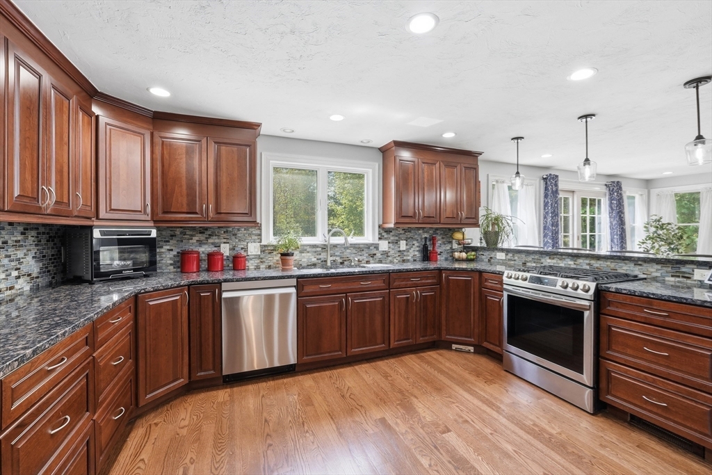 28 Saxon Road Worcester, MA 01602 - Photo 11 of 42 Gallery Image 11