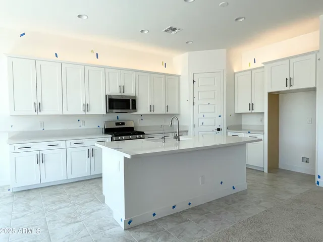 $685,000 | 8723 West Vista Avenue, Glendale, AZ 85305