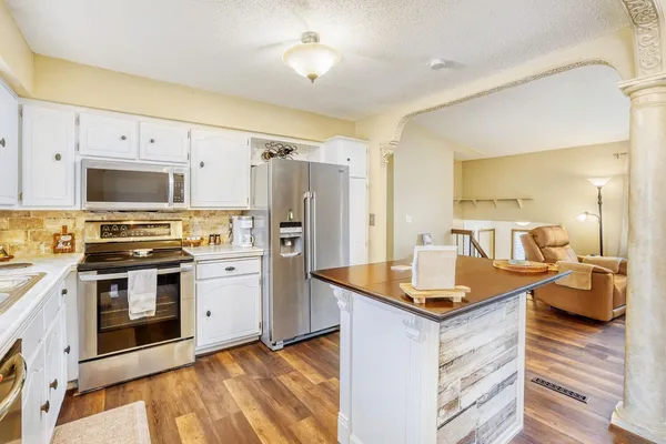 $389,000 | 11132 100th Place North, Maple Grove, MN 55369