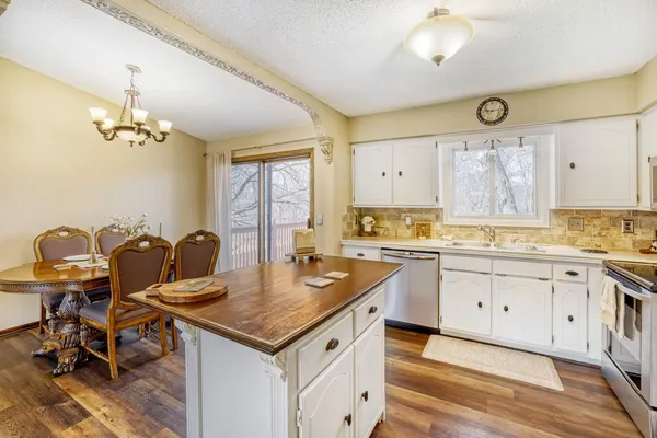 $389,000 | 11132 100th Place North, Maple Grove, MN 55369