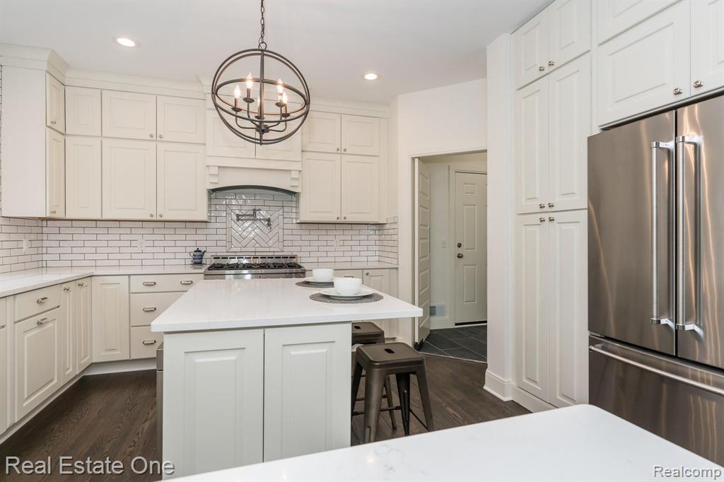 301 Charles Road Rochester, MI 48307 - Photo 18 of 37