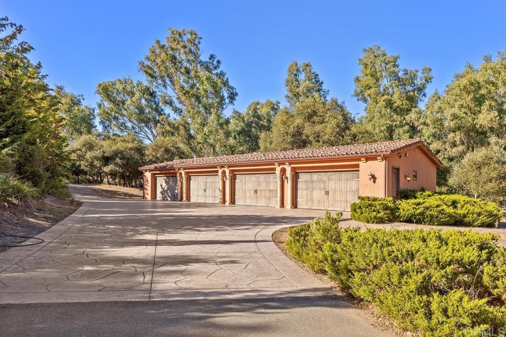 4633 Olive Hill Road Fallbrook, CA 92028 - Photo 10 of 10 front view of a house