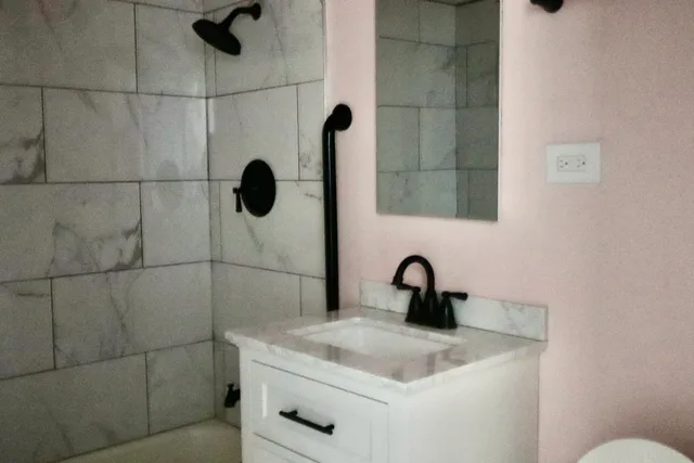 $1,600 | 7337 South South Shore Drive, Unit 708, Chicago, IL 60649