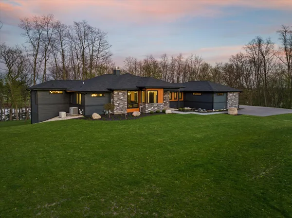 $1,699,000 | 815 North English Settlement Avenue, Rochester, WI 53105