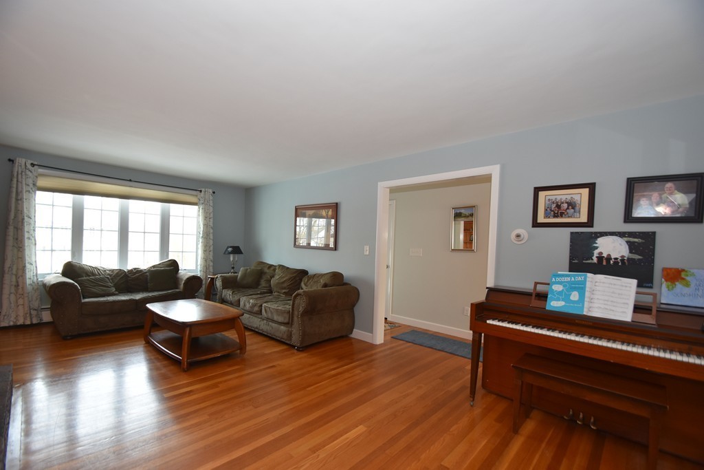 8 Burton Road Burlington, MA 01803 - Photo 9 of 19 Gallery Image 9