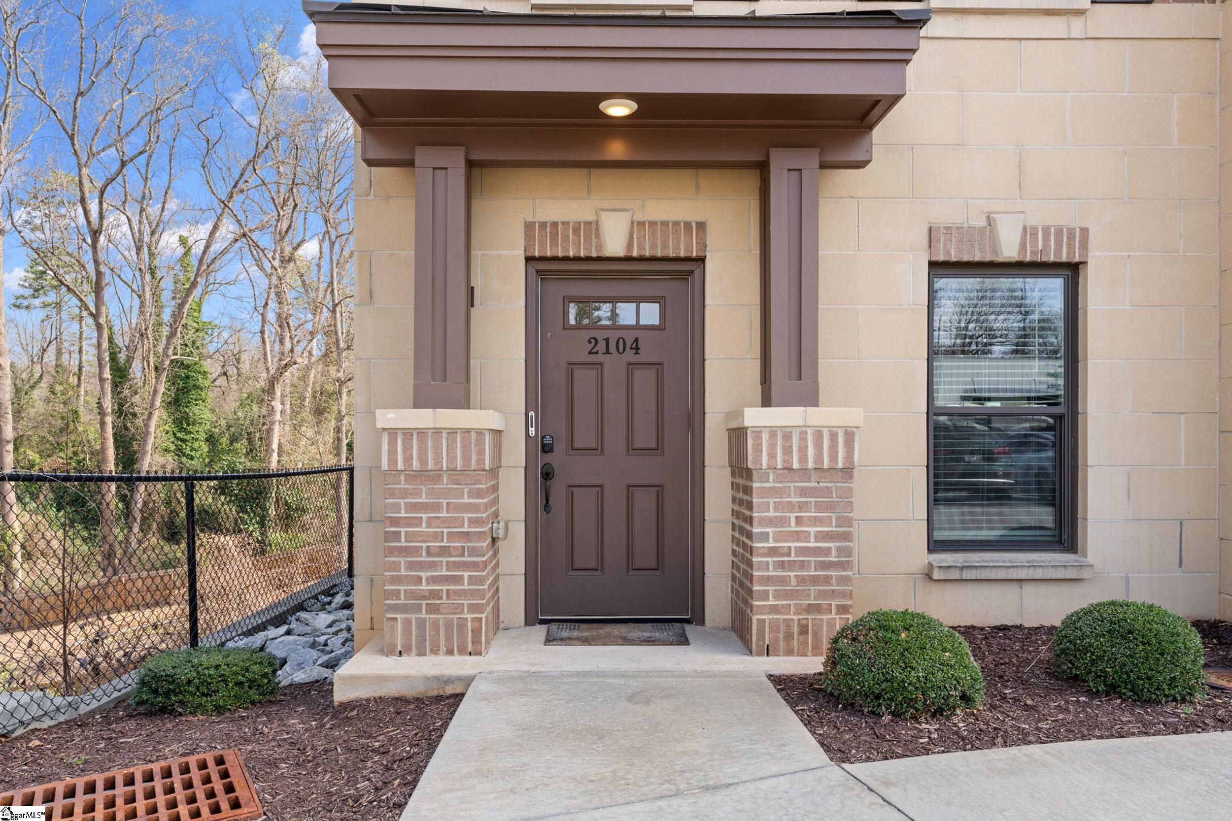 1505 East North Street, Unit 2104 Greenville, SC 29607 - Photo 4 of 41