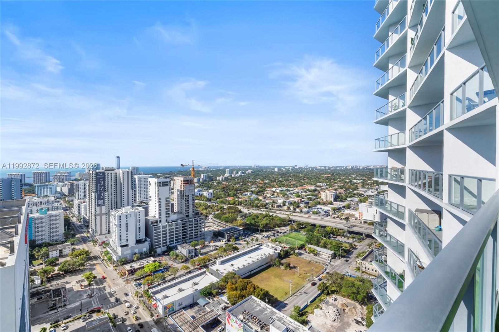 185 Southwest 7th Street, Unit 3414 Miami, FL 33130 - Photo 26 of 32 an aerial view of a city