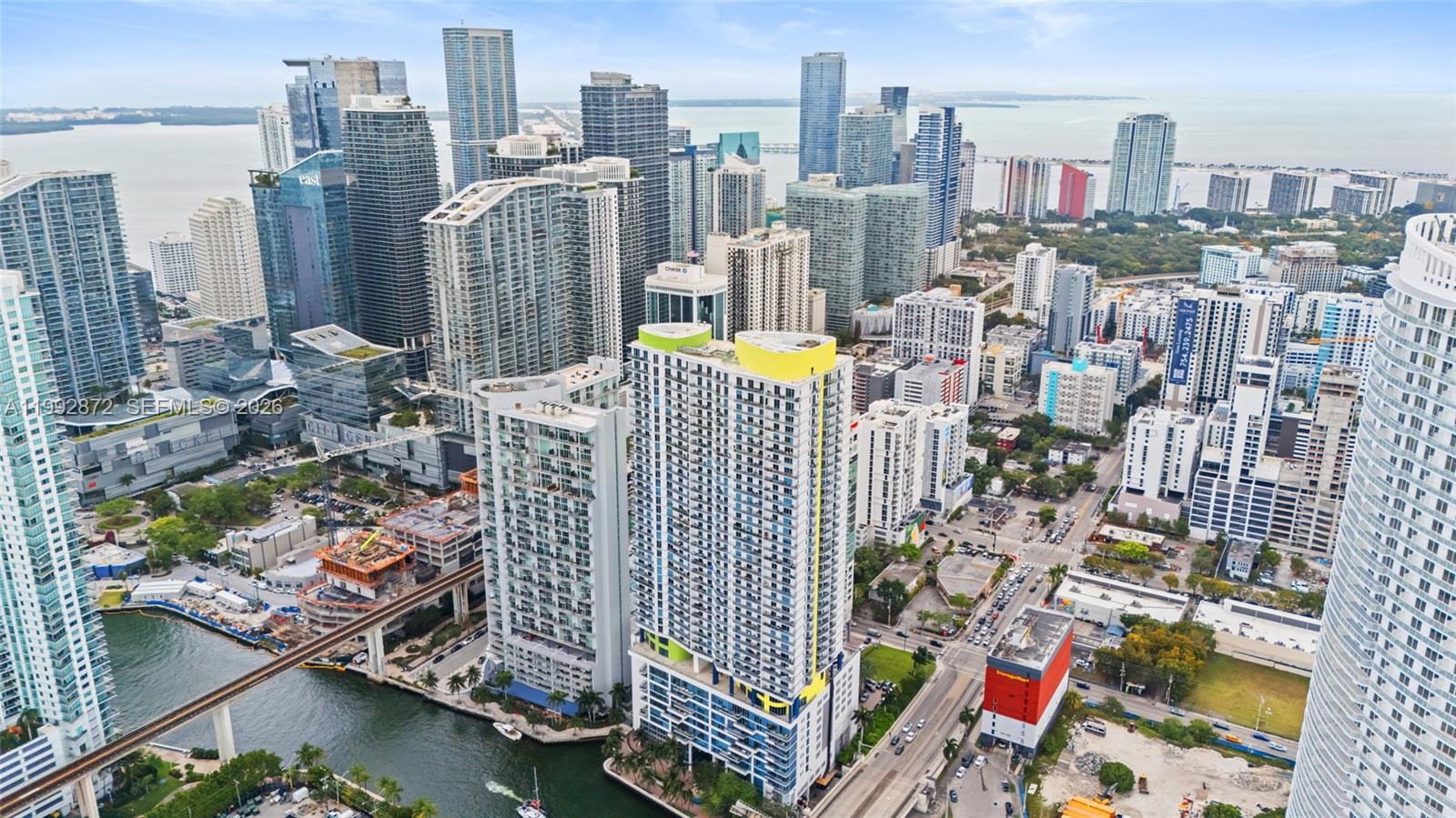 185 Southwest 7th Street, Unit 3414 Miami, FL 33130 - Photo 3 of 32 a city view