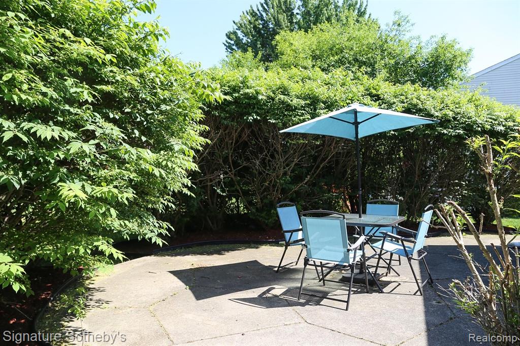 28188 Yorktown Road Farmington Hills, MI 48331 - Photo 19 of 20