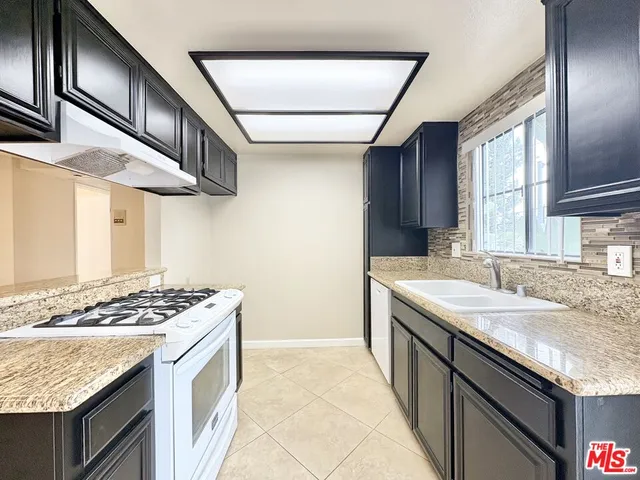 $2,500 | 6202 Fulton Avenue, Unit 101, Van Nuys, CA 91401