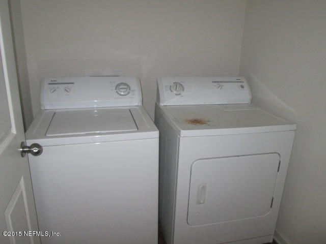3994 Trail Ridge Road Middleburg, FL 32068 - Photo 12 of 15 Laundry room