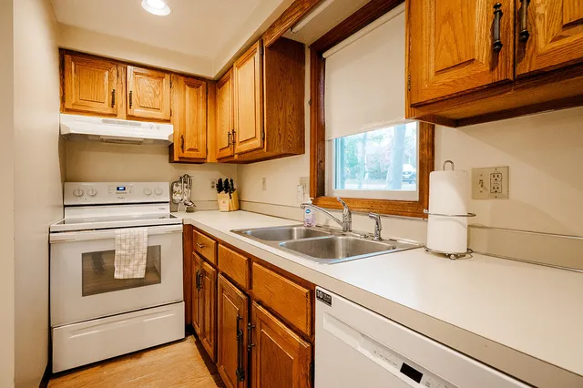 $320,000 | 55 Lambert Street, Unit 1, Portland, ME 04103