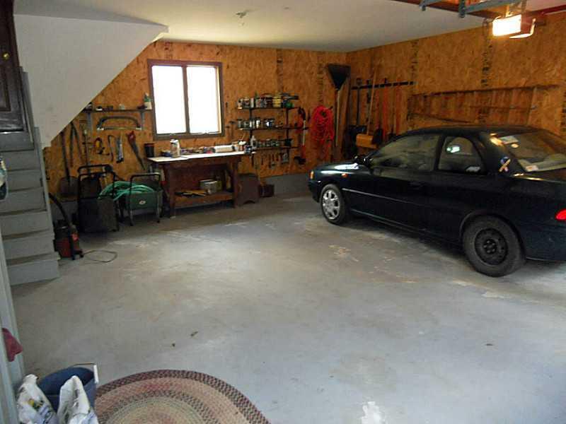 2353 Old Augusta Road Waldoboro, ME 04572 - Photo 21 of 29 Parking Lot/Garage. spacious 2 car...