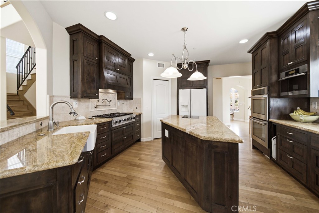 13675 Davenport Road Agua Dulce, CA 91390 - Photo 7 of 51 Kitchen