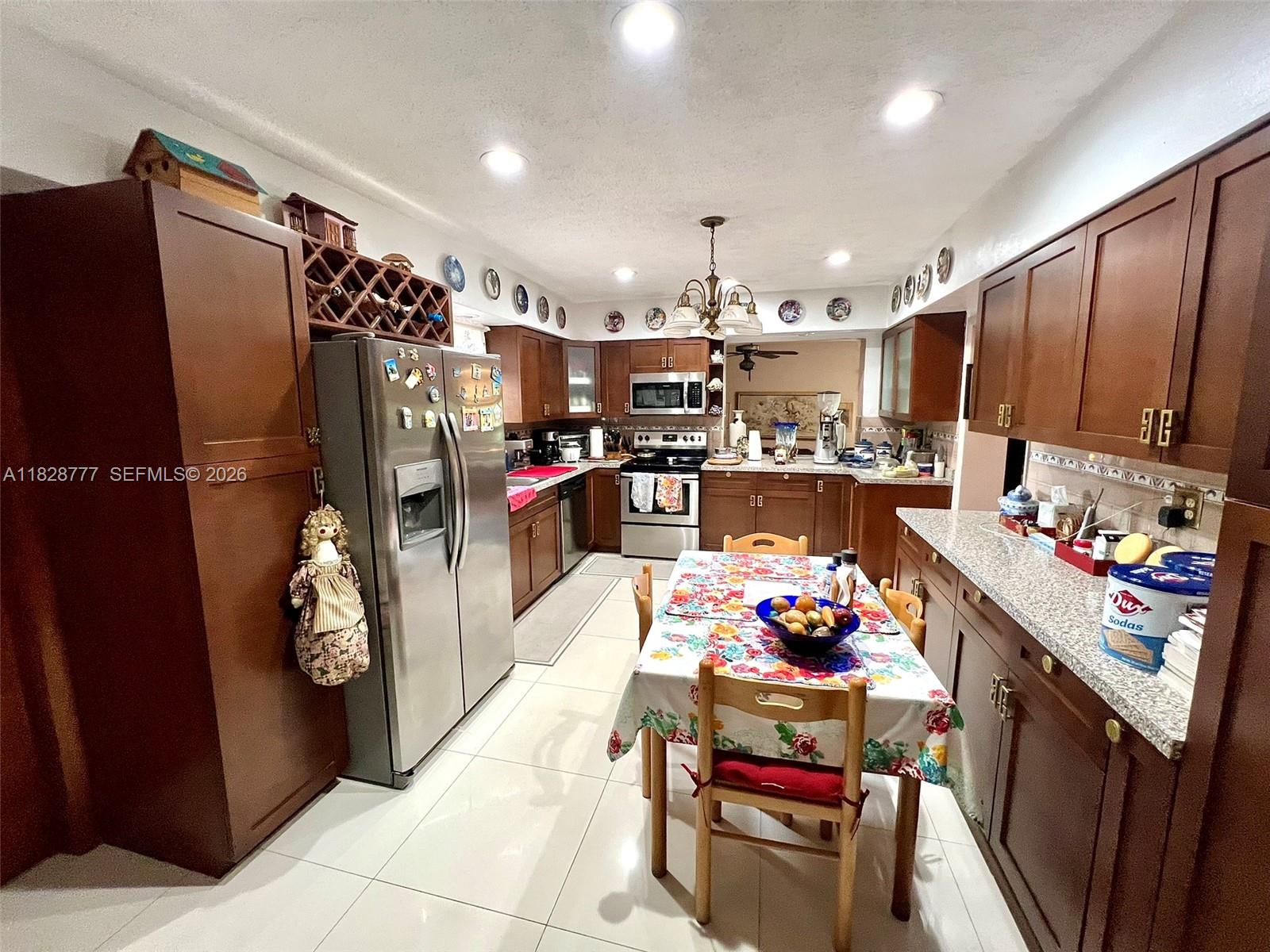 9601 Southwest 66th Street Miami, FL 33173 - Photo 11 of 61