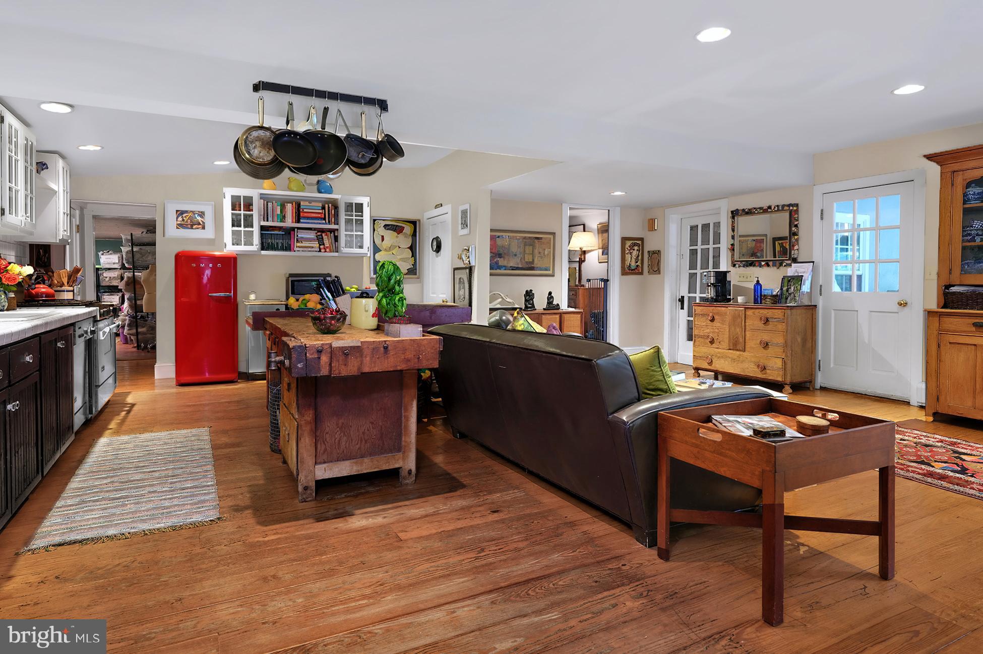 6215 Lower Mountain Road New Hope, PA 18938 - Photo 6 of 31 Gallery Image 6