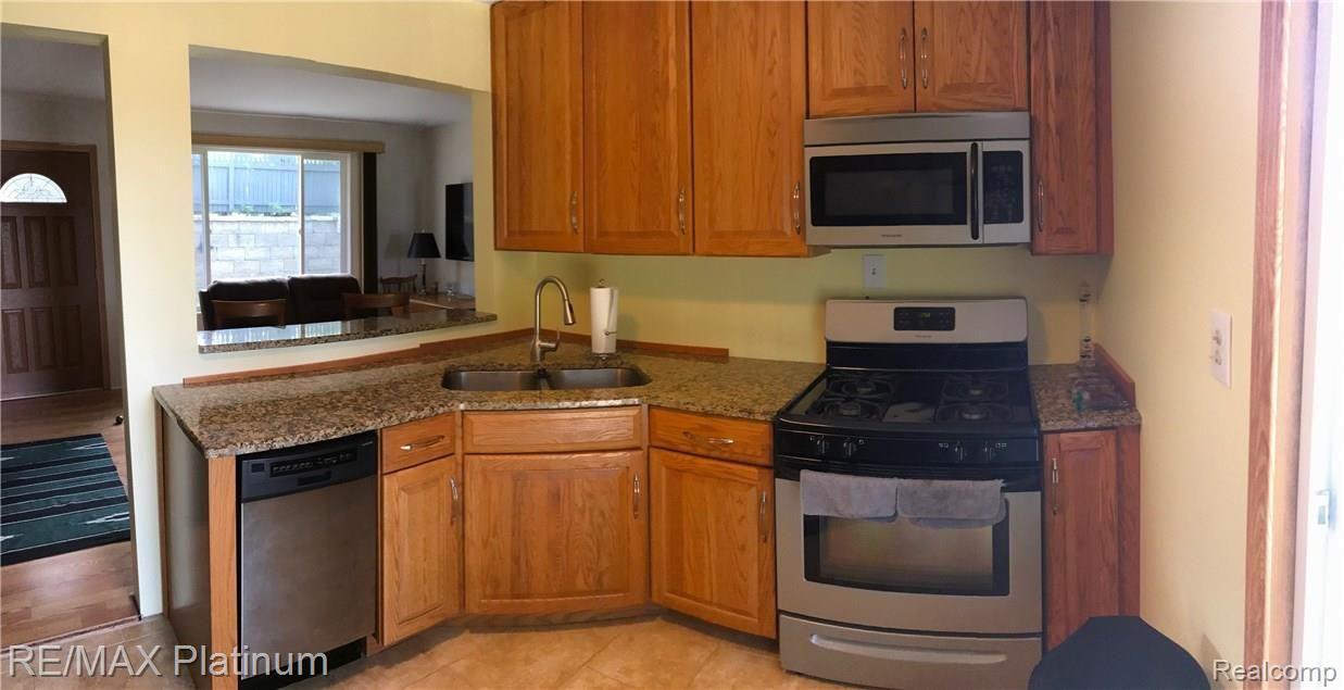 9060 River Valley Road Brighton, MI 48116 - Photo 24 of 37 IMG_0054.JPG