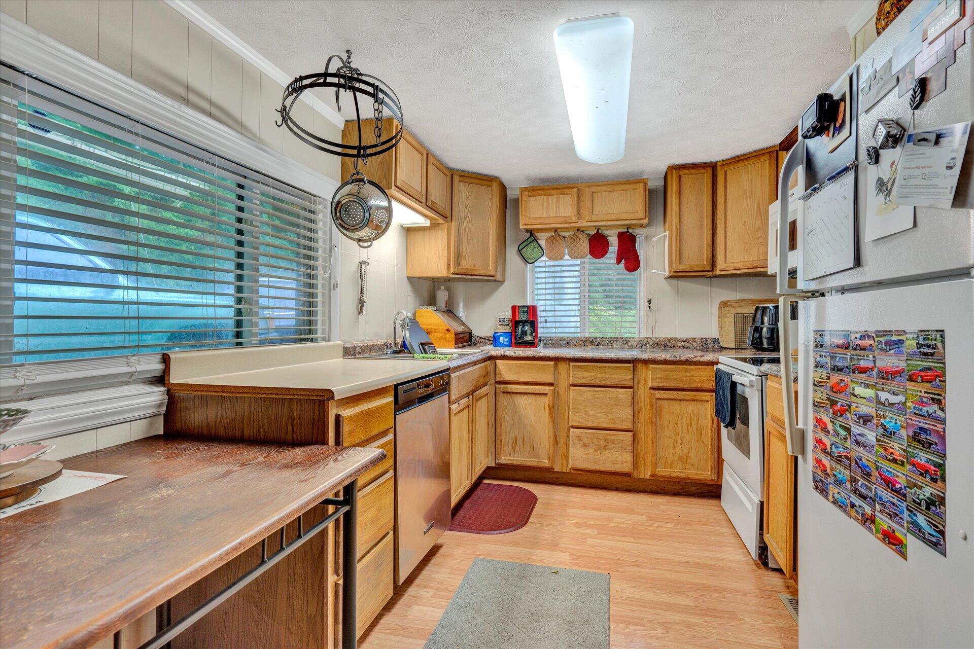 5849 Ripplebrook Road Roanoke, VA 24018 - Photo 5 of 19 06-DSC6290