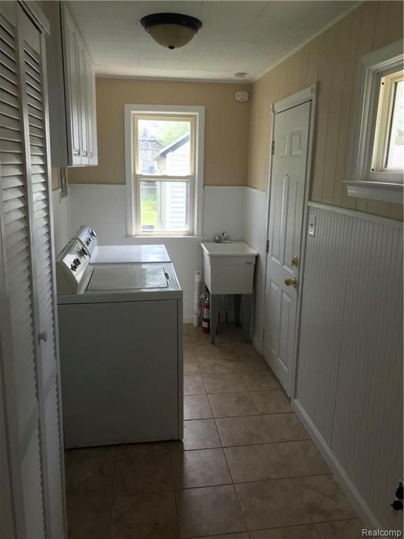 2016 Leitch Road Ferndale, MI 48220 - Photo 13 of 31