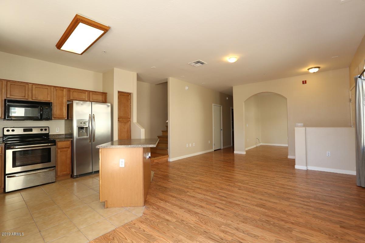 2150 East Bell Road, Unit 1111 Phoenix, AZ 85022 - Photo 4 of 33 Dining-Great Room