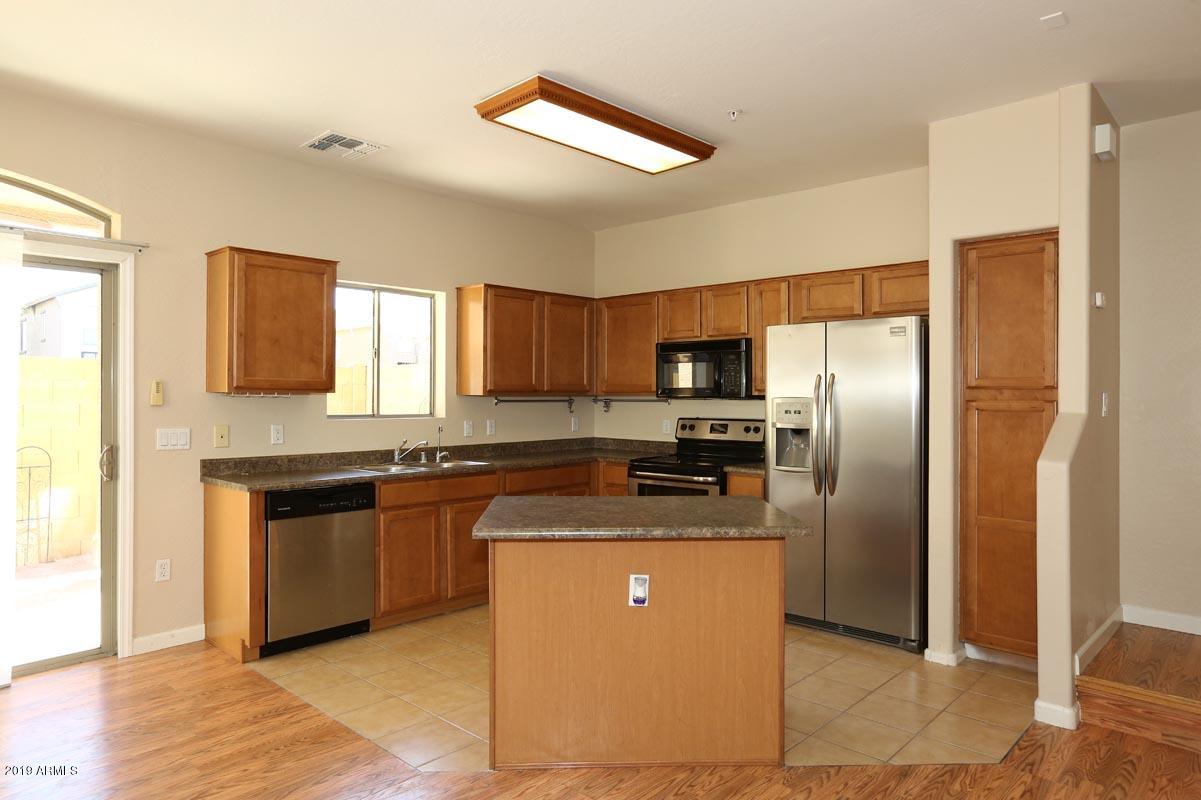 2150 East Bell Road, Unit 1111 Phoenix, AZ 85022 - Photo 8 of 33 Kitchen