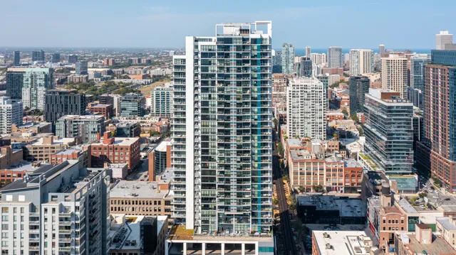 $450,000 | 303 West Ohio Street, Unit 2202, Chicago, IL 60654