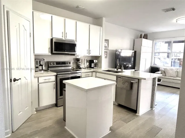 $4,200 | 11562 Northwest 80th Street, Doral, FL 33178