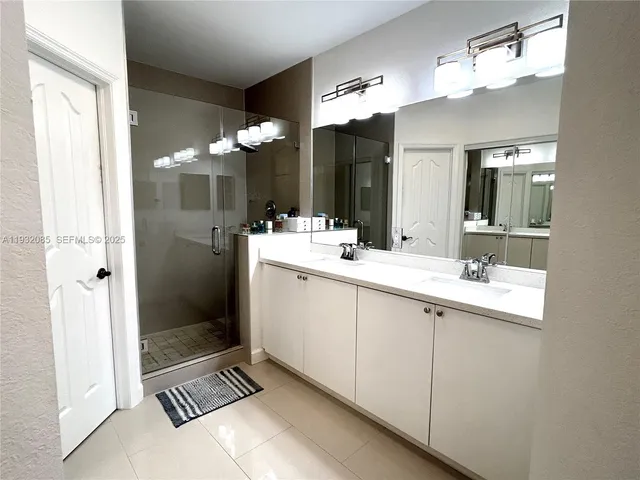 $4,200 | 11562 Northwest 80th Street, Doral, FL 33178