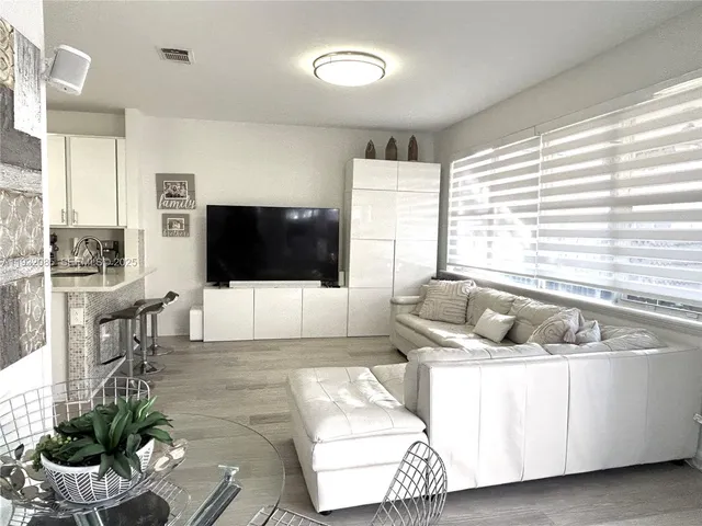 $4,200 | 11562 Northwest 80th Street, Doral, FL 33178