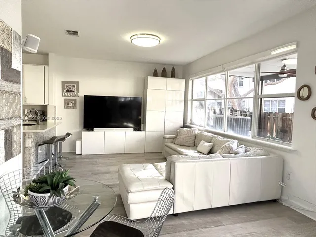 $4,200 | 11562 Northwest 80th Street, Doral, FL 33178